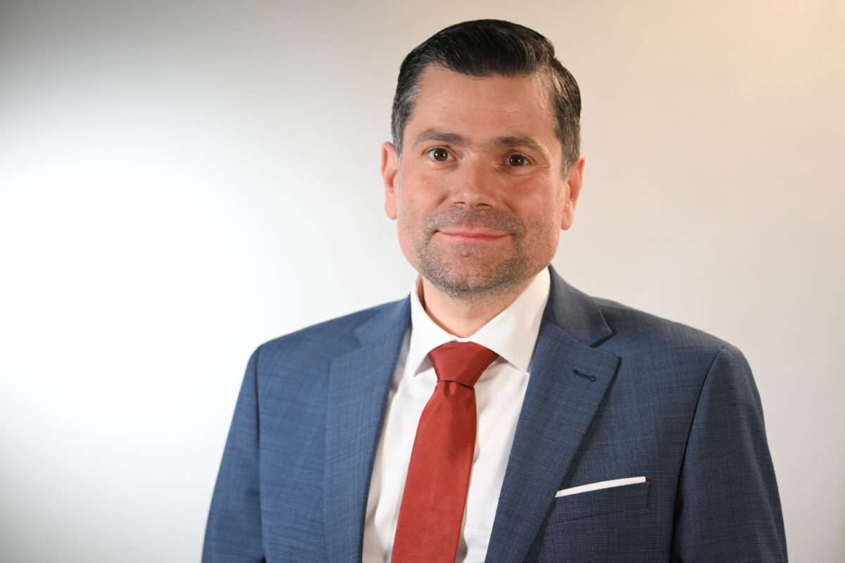 Dr. Florian Freund